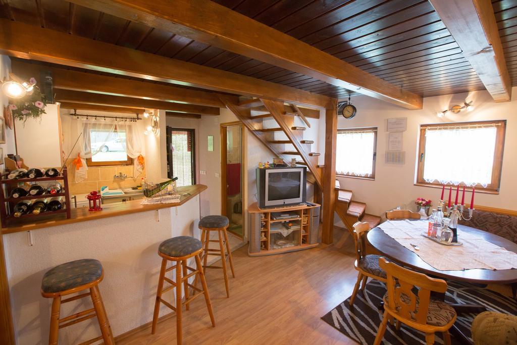 Holiday Home Trzan Josipdol Exterior foto